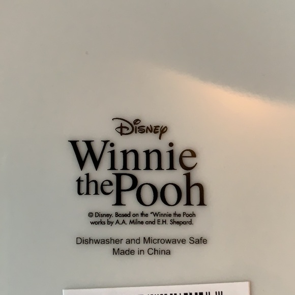 New Disney Winnie The Pooh Sketchbook Dinner Plate - Picture 4 of 4